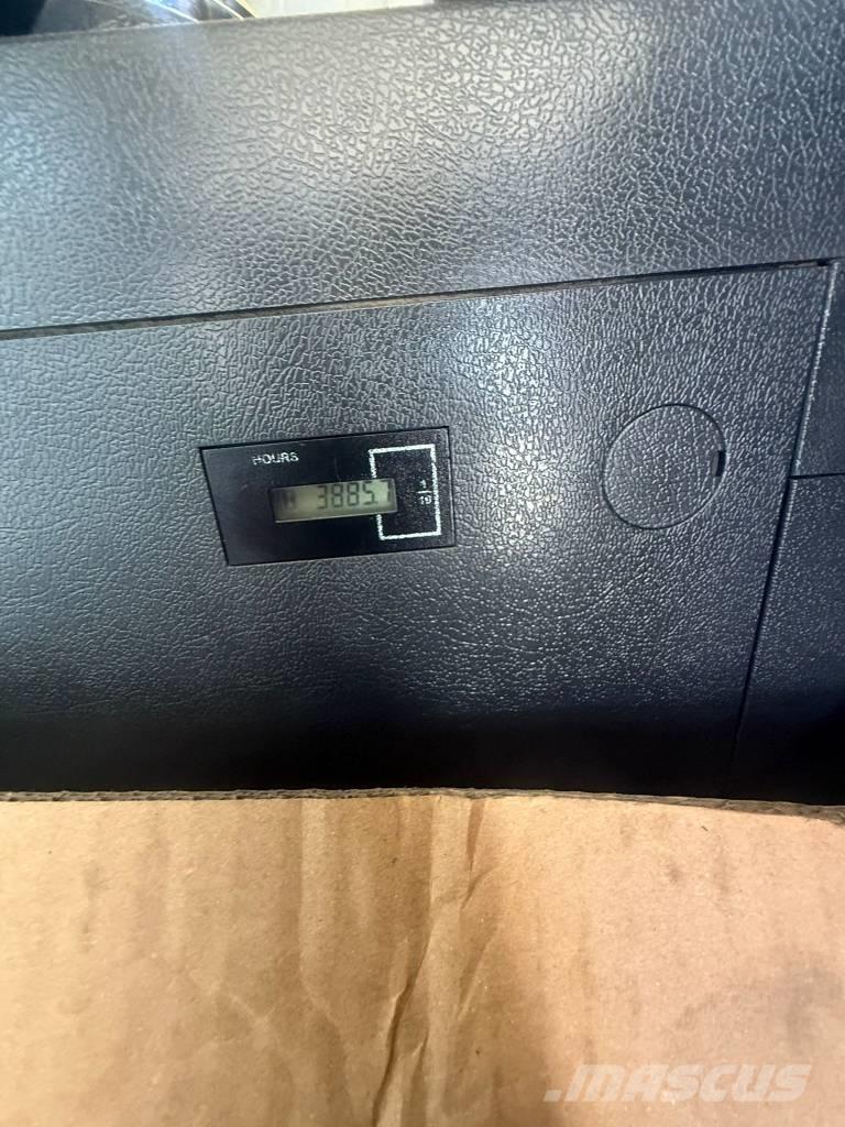 Hyundai HX 160 AL 履带挖掘机