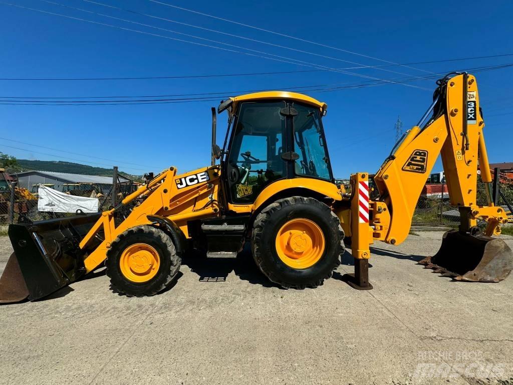 JCB 3CX 反铲装载机