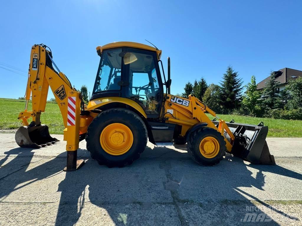 JCB 3CX 反铲装载机