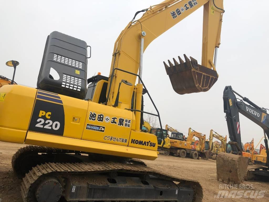 Komatsu 220-8 履带挖掘机