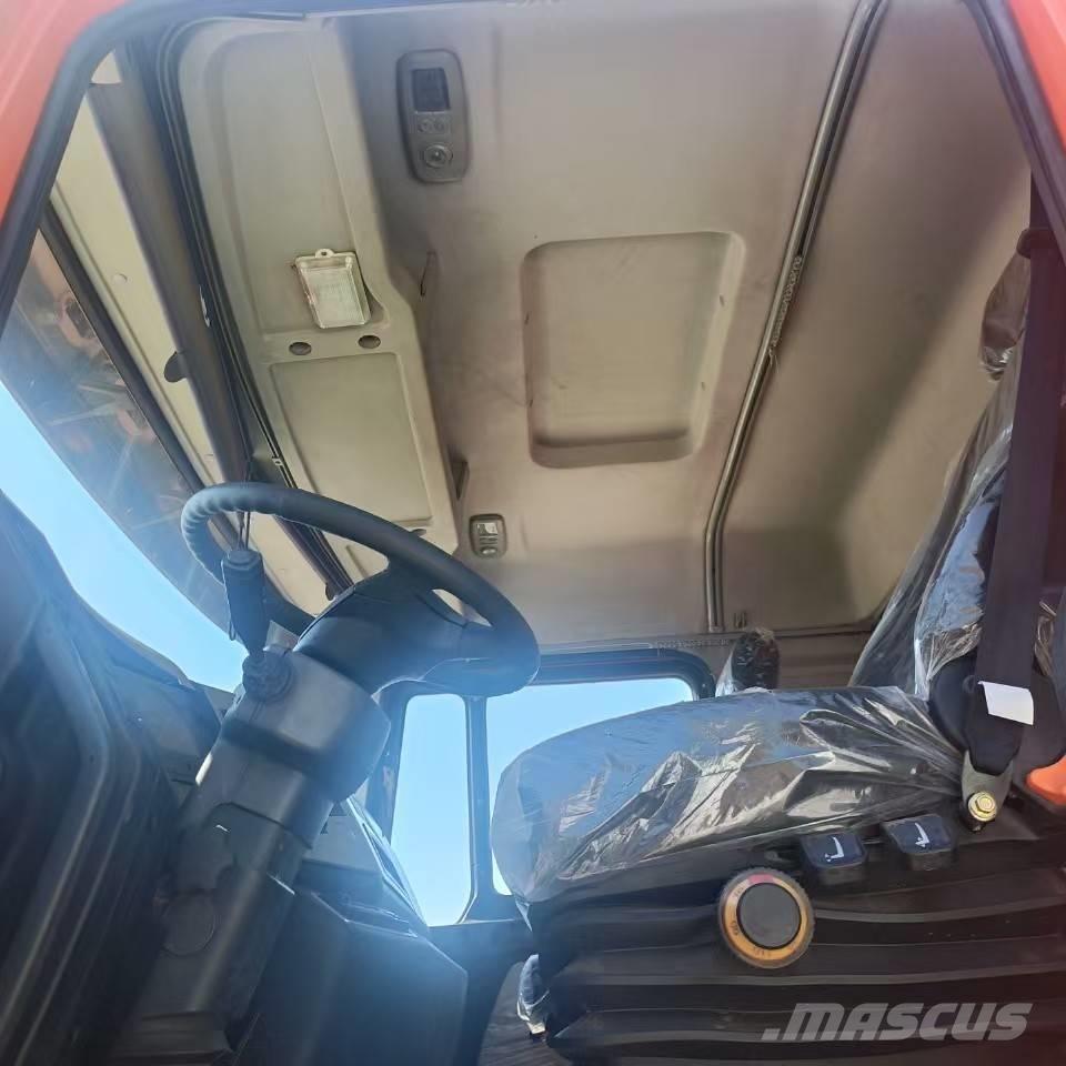 Shacman F3000 8x4 自卸式货车