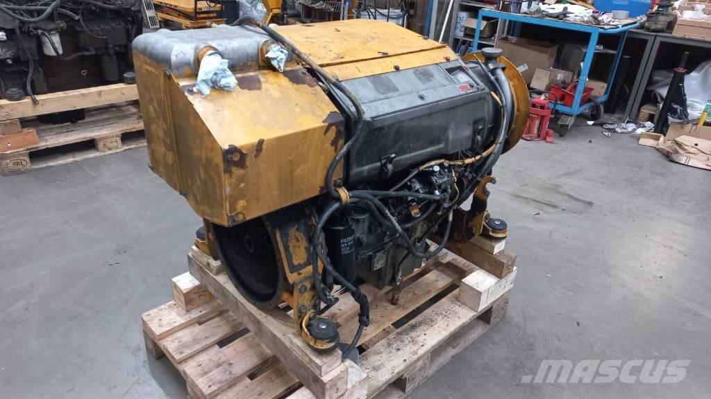 Deutz BF4L913 发动机