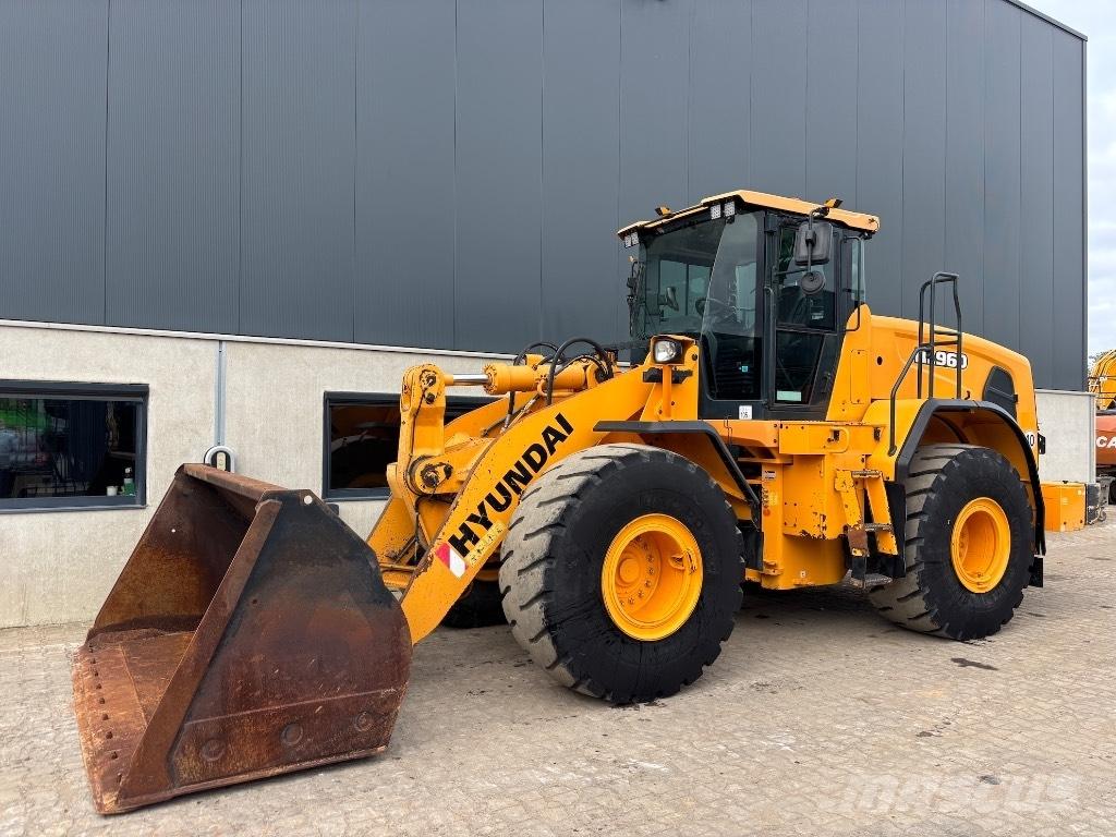 Hyundai HL 960 - 955 轮式装载机