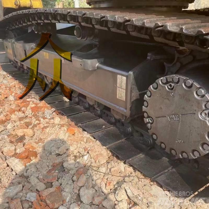 Komatsu PC 200 履带挖掘机