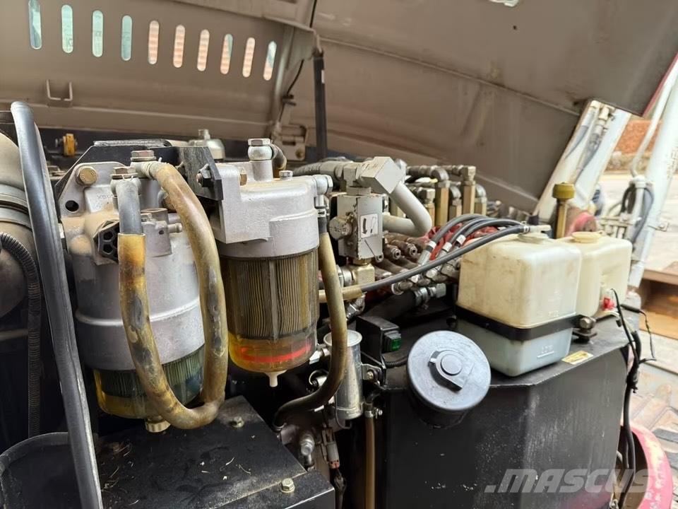 Takeuchi TB 290 中型挖掘机