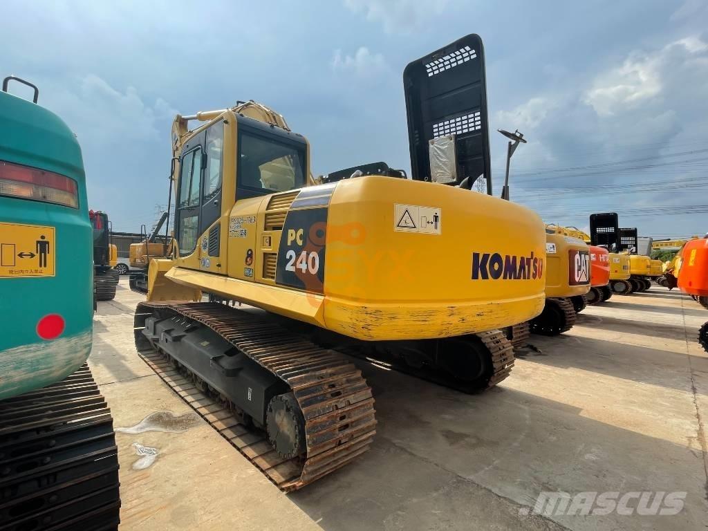 Komatsu PC 240 履带挖掘机
