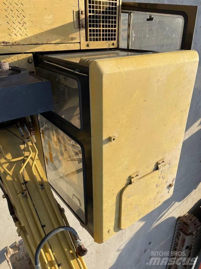 CAT E 70 B 履带挖掘机