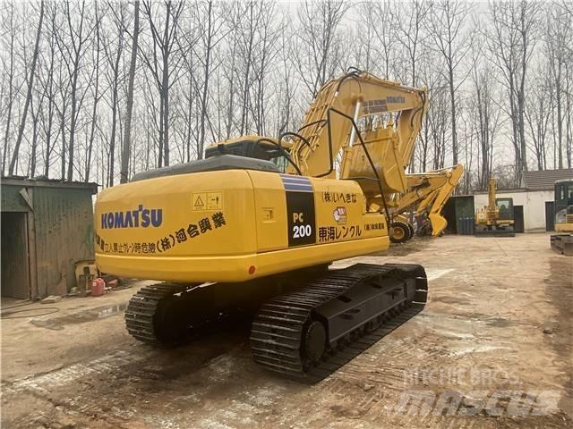 Komatsu pc200-7 履带挖掘机