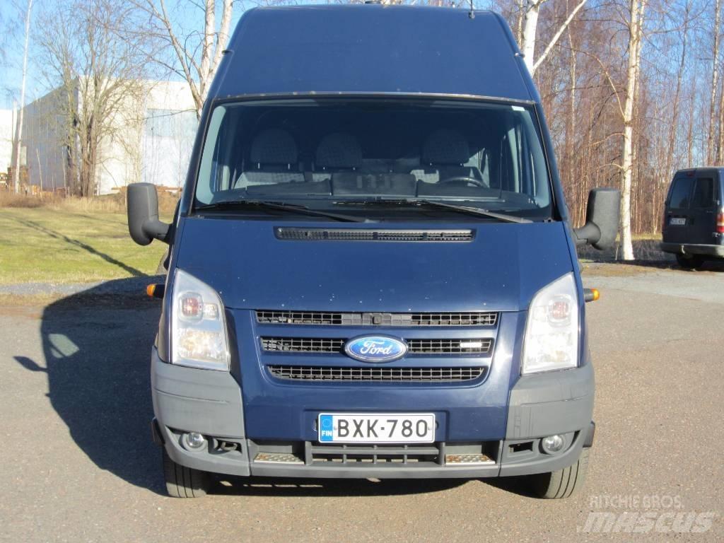 Ford Transit 商务面包车