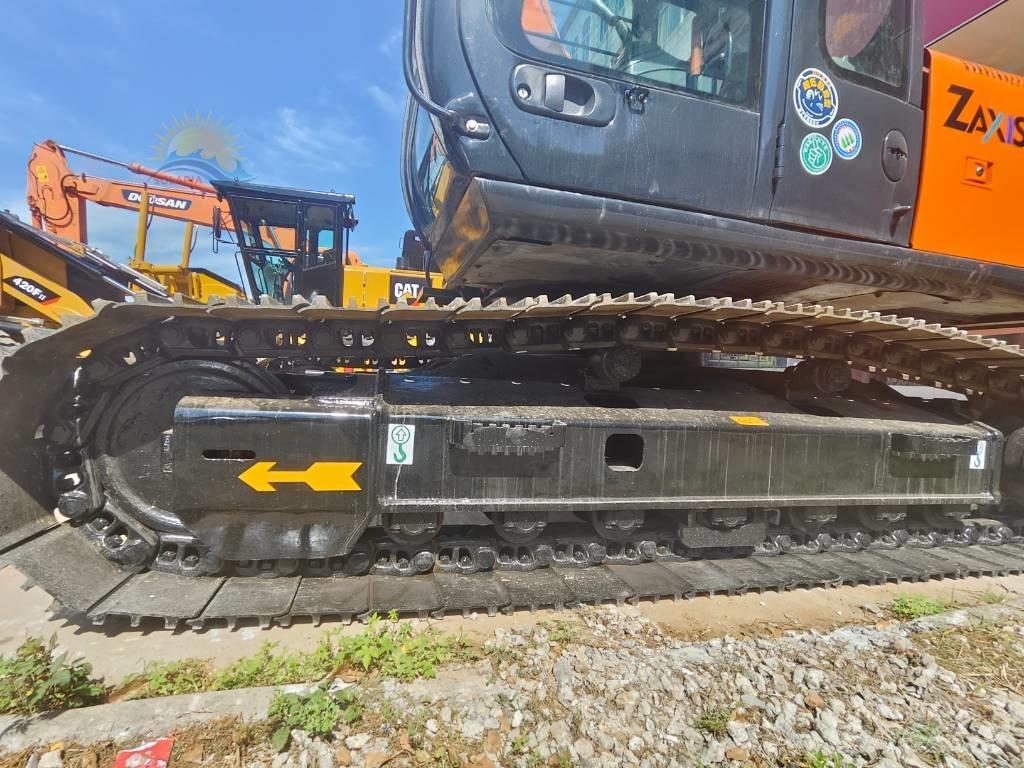 Hitachi ZX 130 履带挖掘机