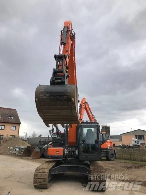 Doosan DX225LC-5 履带挖掘机