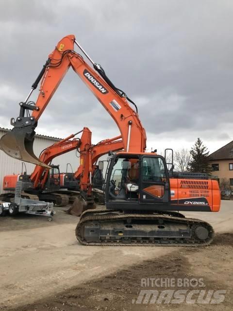 Doosan DX225LC-5 履带挖掘机