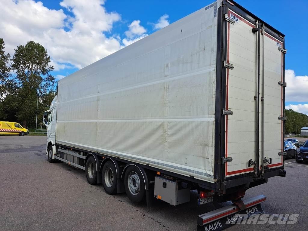 Volvo FH 平板栏板货车