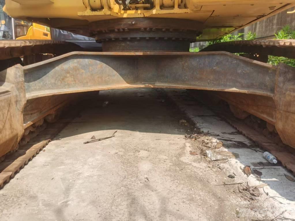 Komatsu PC 400-7 履带挖掘机