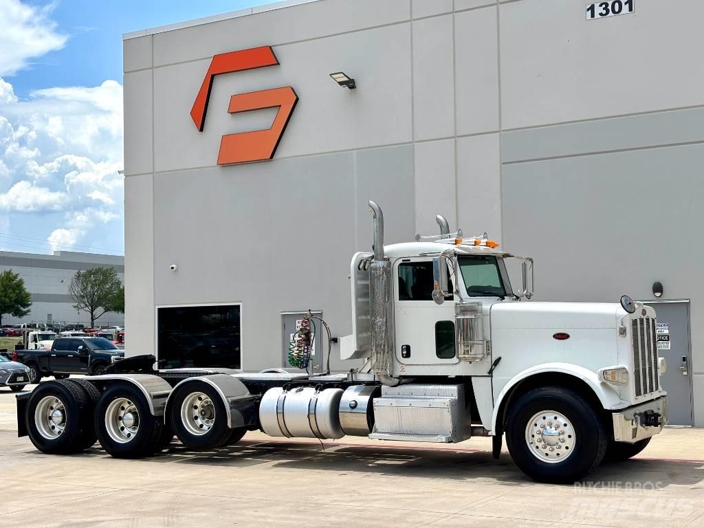 Peterbilt 388 牵引车