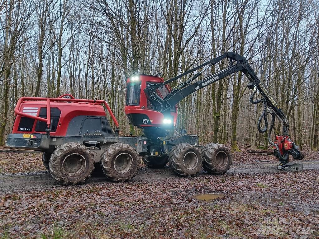 Komatsu 901 XC 收割机