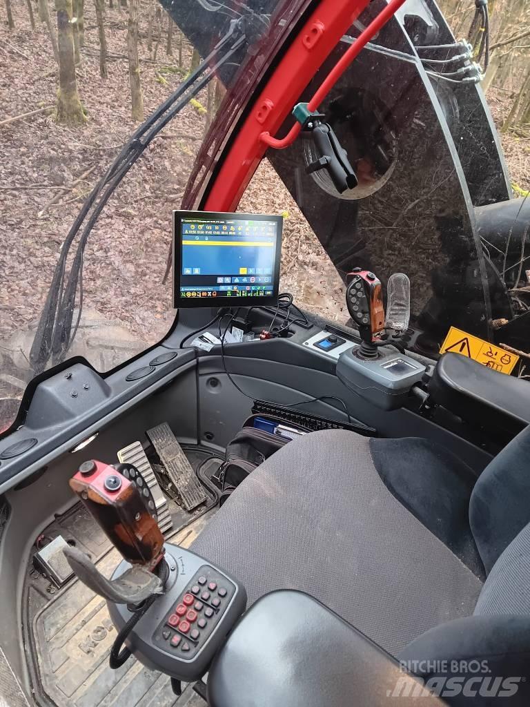 Komatsu 901 XC 收割机