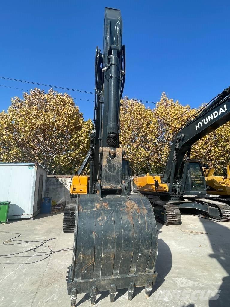 Hyundai HX 220 履带挖掘机