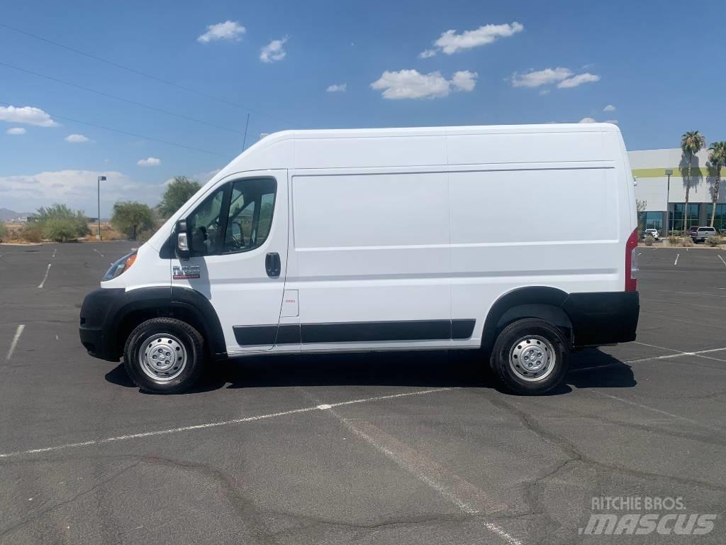 RAM PROMASTER 1500 大型面包车