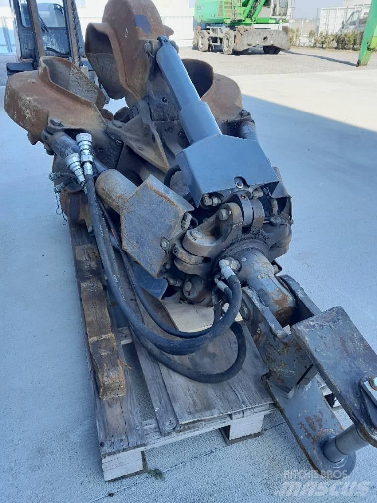 Sennebogen 830 工业挖掘机