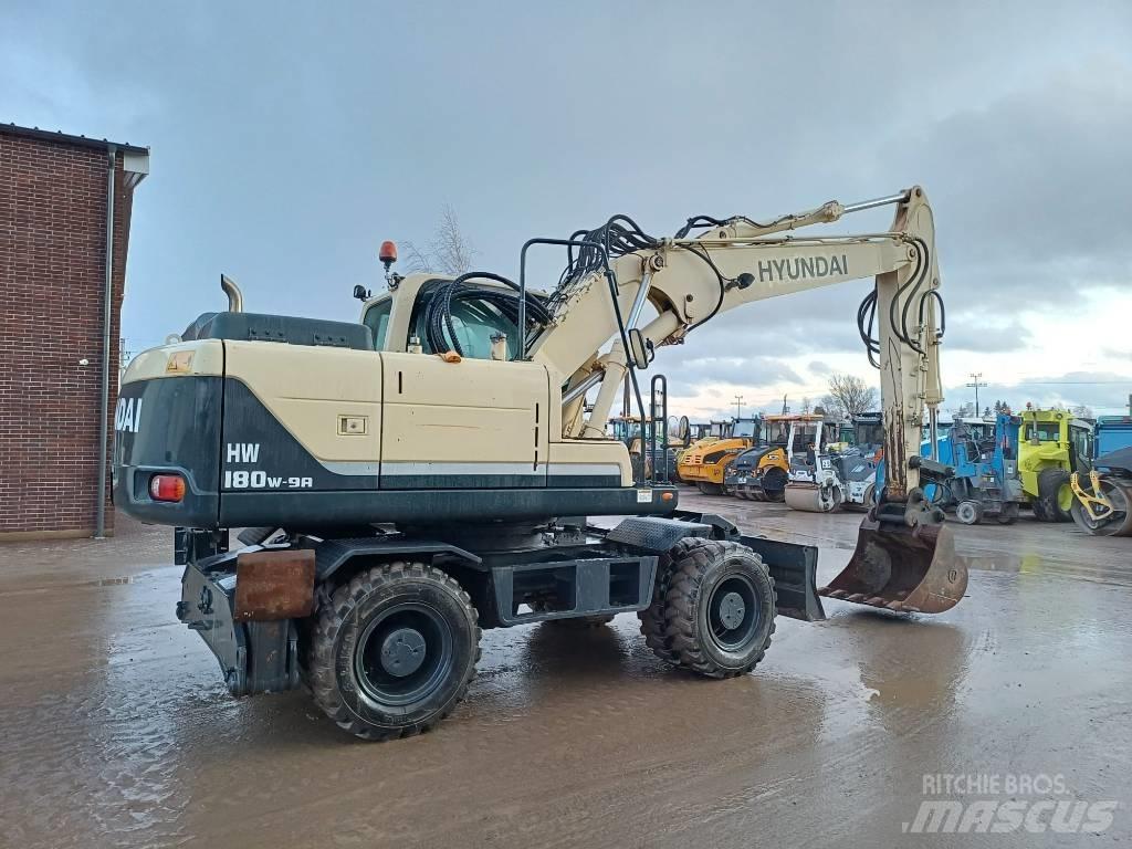 Hyundai HW 180 - 9A 轮式挖掘机