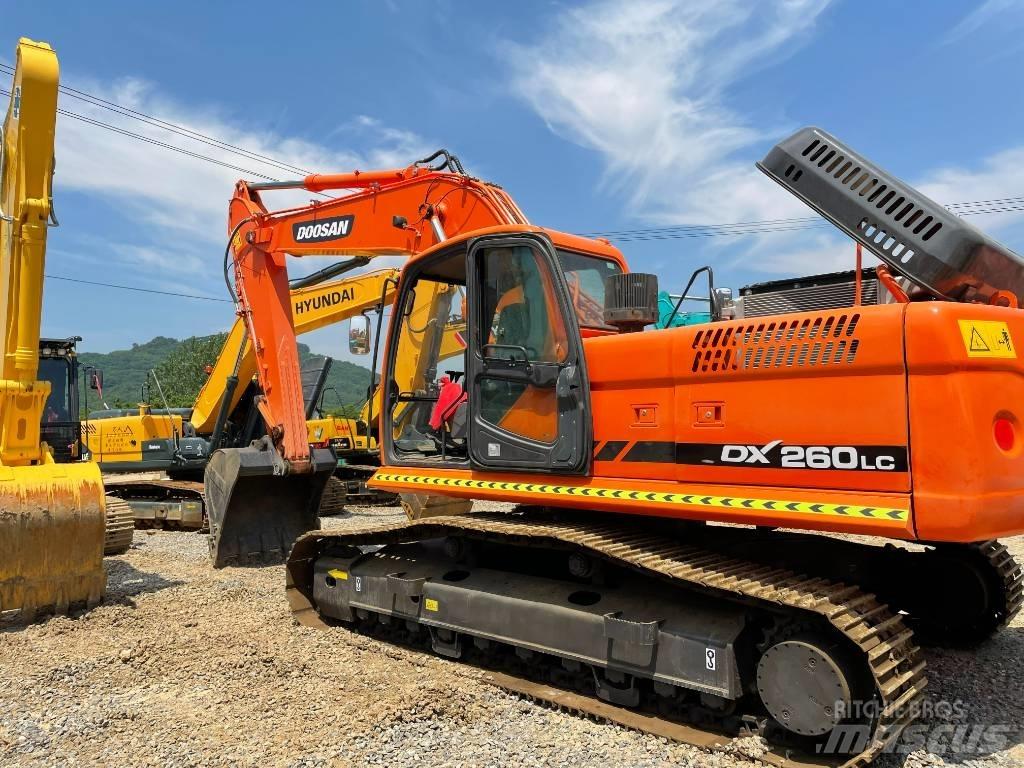 Doosan DX 260 履带挖掘机