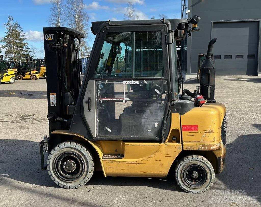 CAT DP 25 K 柴油叉车