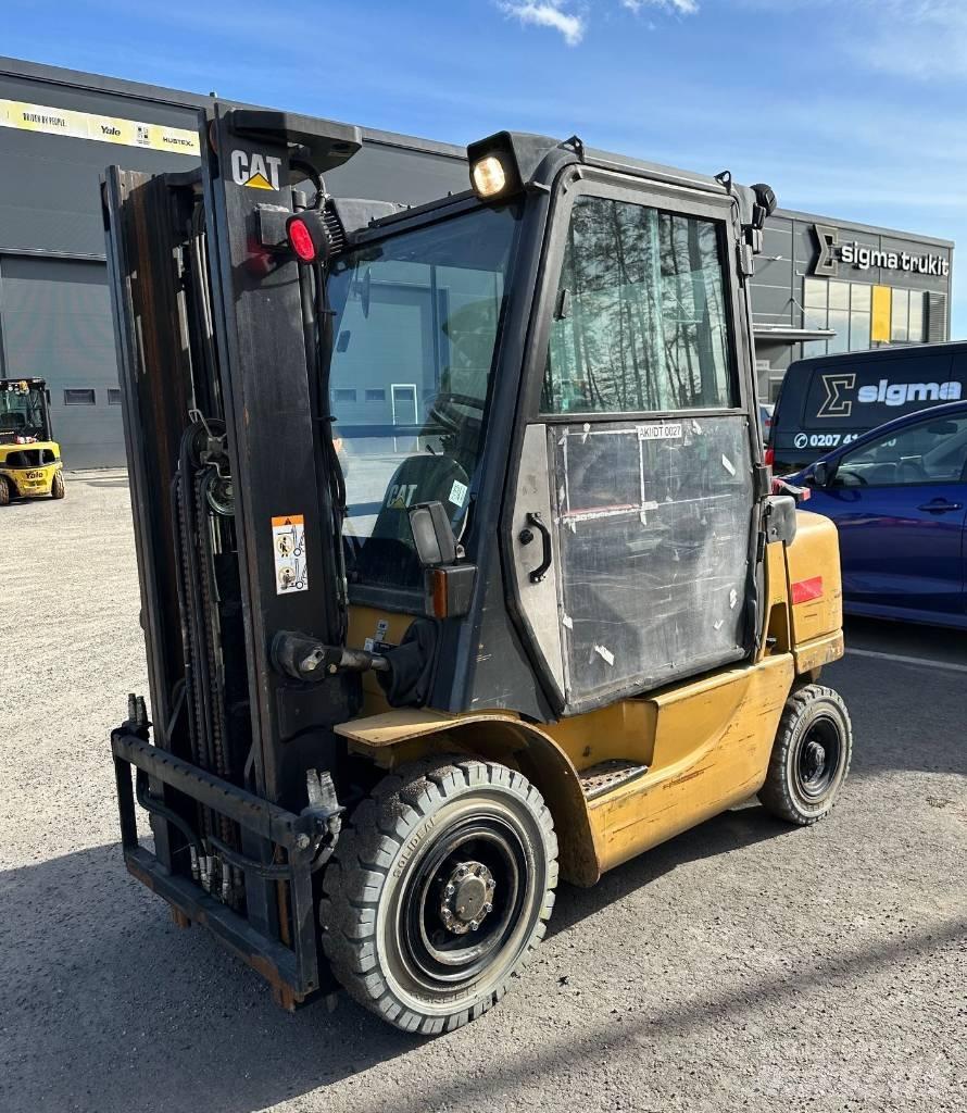 CAT DP 25 K 柴油叉车