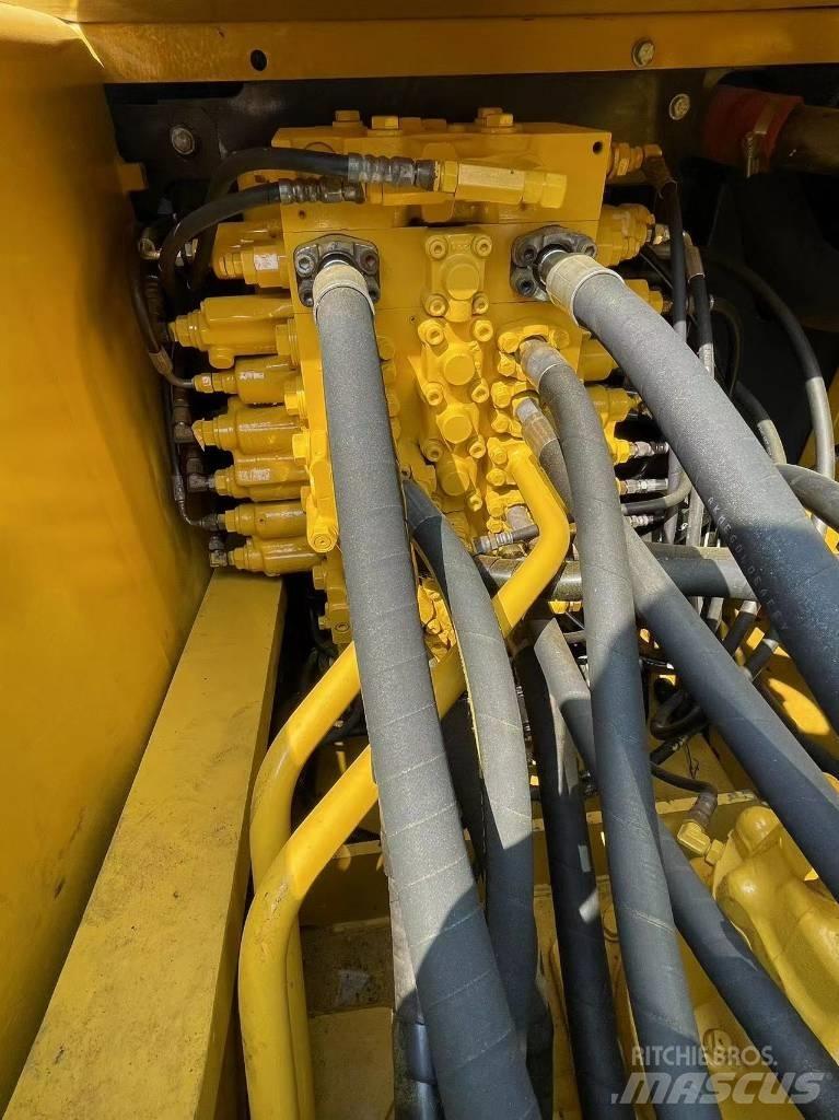 Komatsu PC 200-7 履带挖掘机
