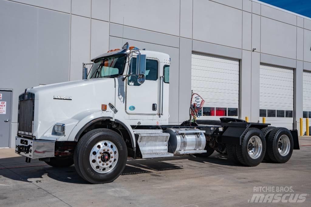 Kenworth T 800 牵引车
