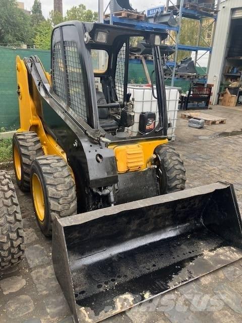 JCB 170 滑移装载机