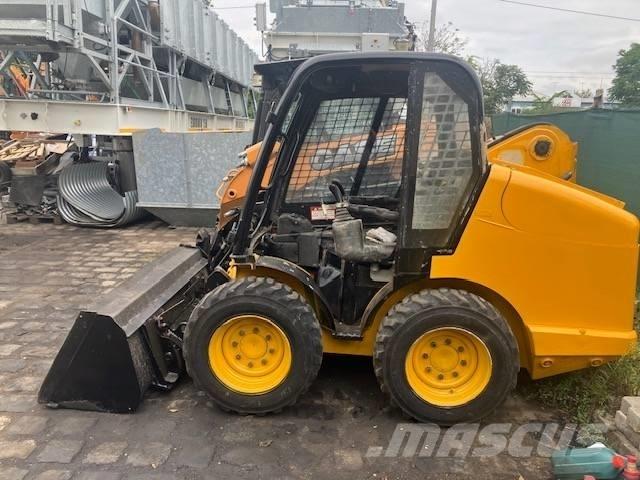 JCB 170 滑移装载机