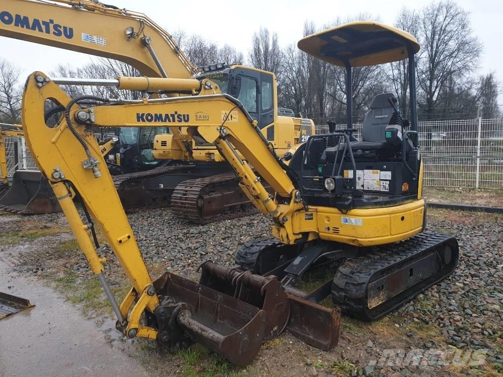 Komatsu PC26MR-3 小型挖掘机