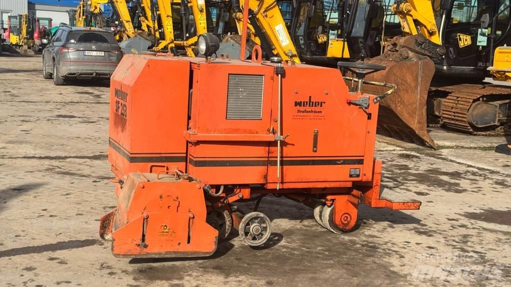 Weber SF253 沥青碎石同步封层车