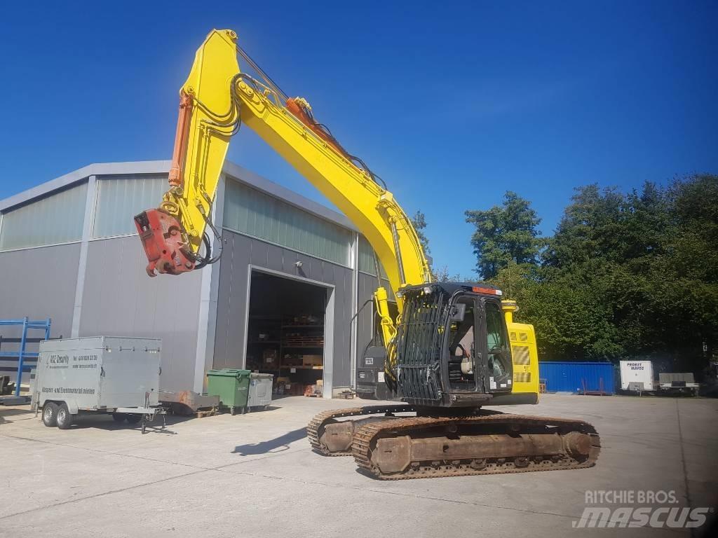 Hitachi ZX225USLC-5 履带挖掘机