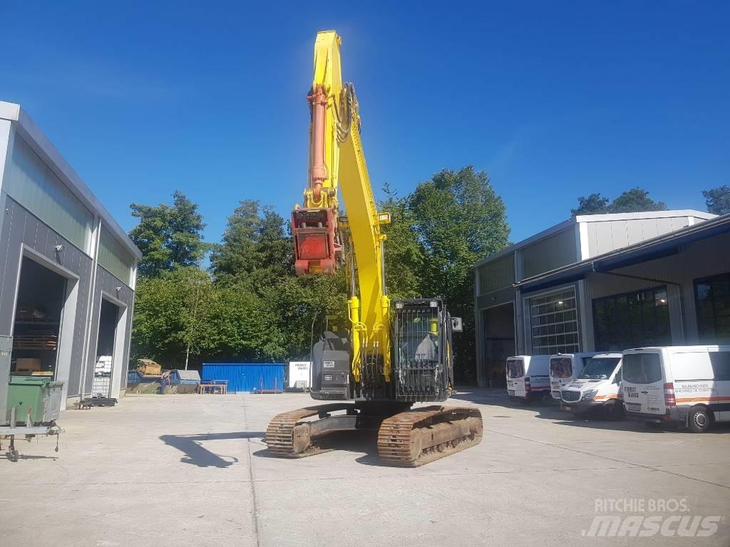 Hitachi ZX225USLC-5 履带挖掘机