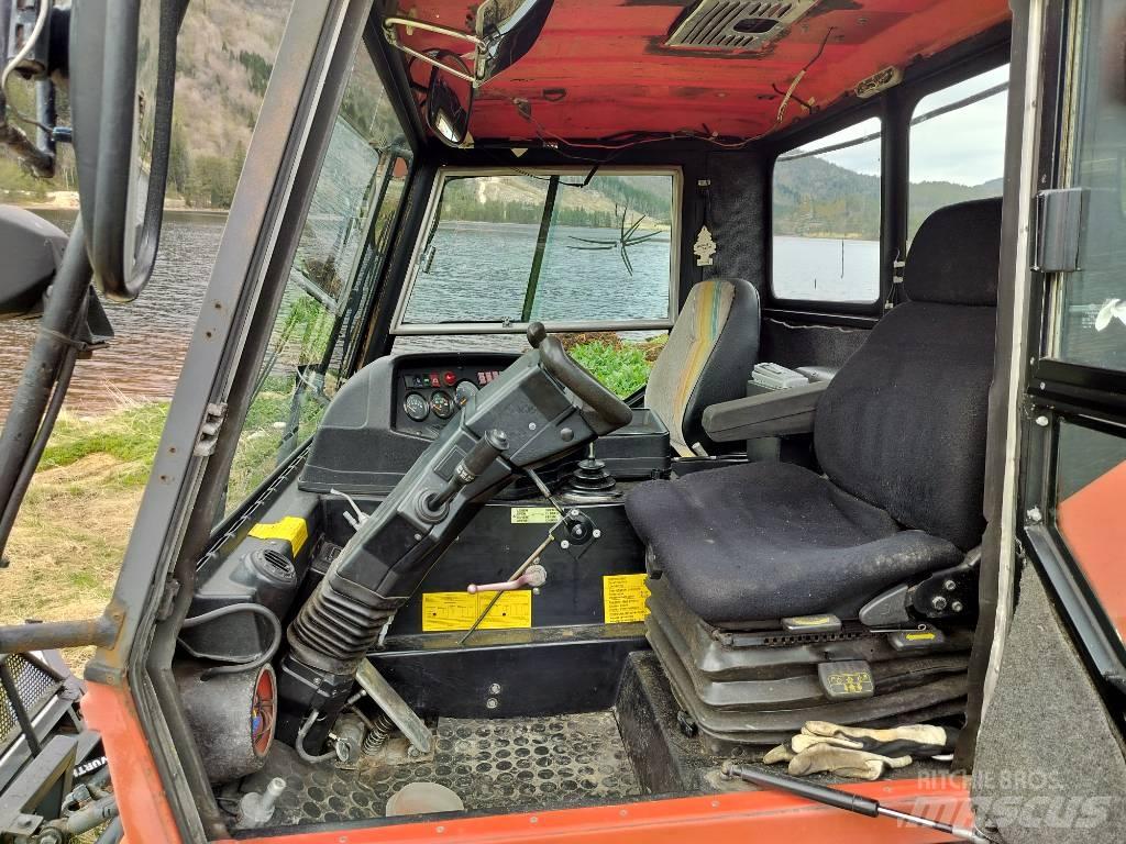  Pistonbully 150 铲雪车