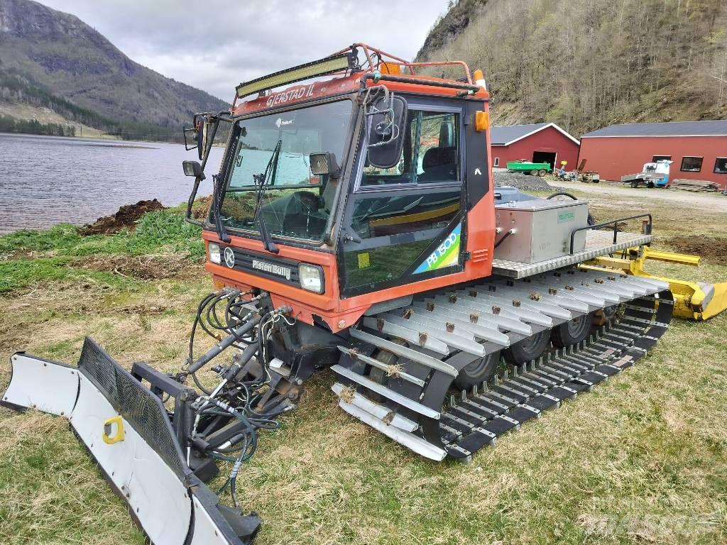  Pistonbully 150 铲雪车