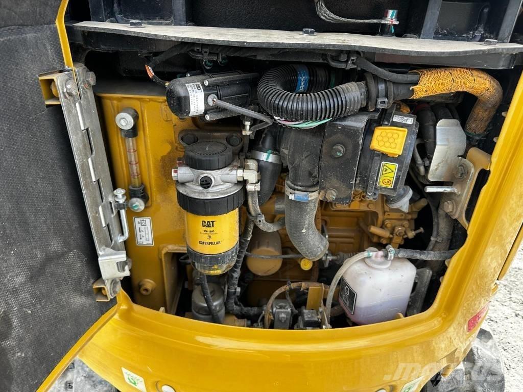 CAT 301.8 小型挖掘机