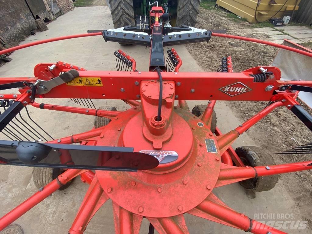 Kuhn GT 4731T 犁耙和摊草机