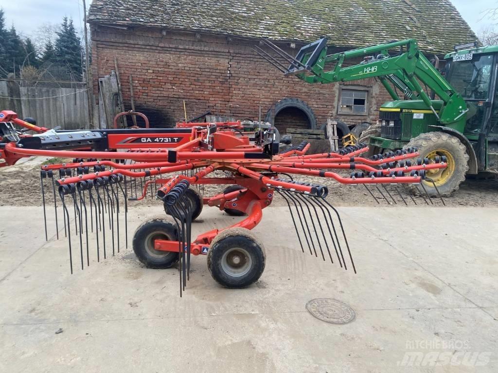 Kuhn GT 4731T 犁耙和摊草机
