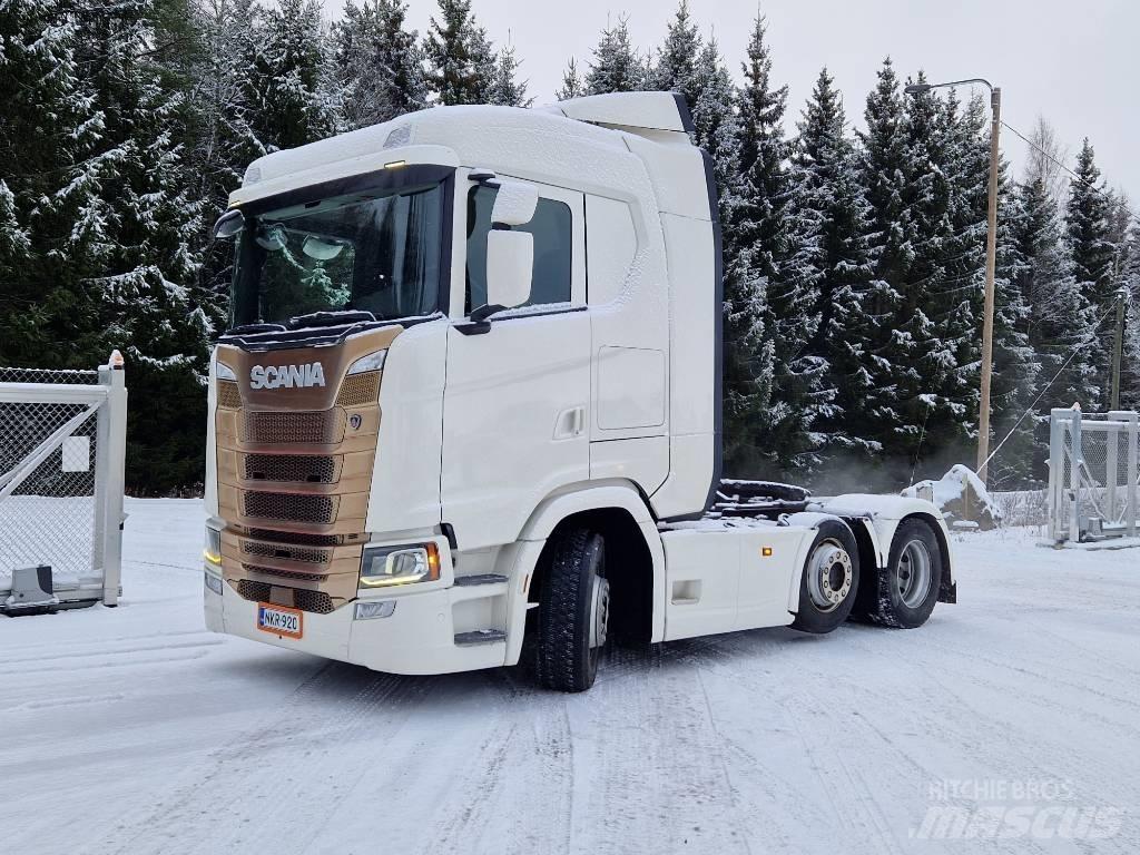 Scania S500 6x2/4 牵引车