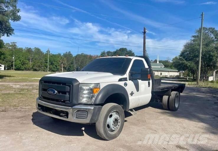 Ford F 550 平板栏板货车