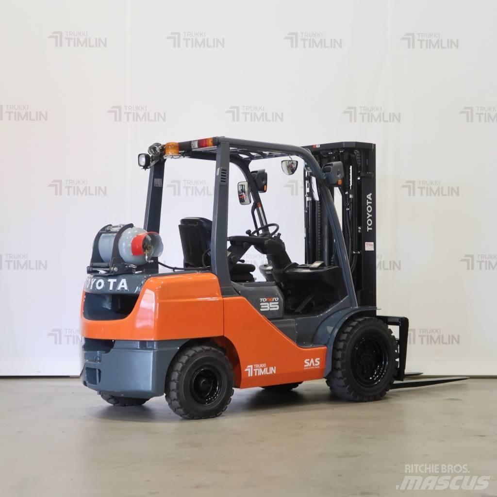 Toyota 02-8FGJF35 天然气叉车