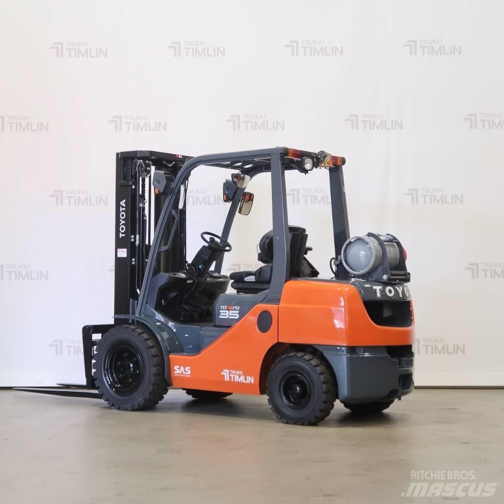 Toyota 02-8FGJF35 天然气叉车