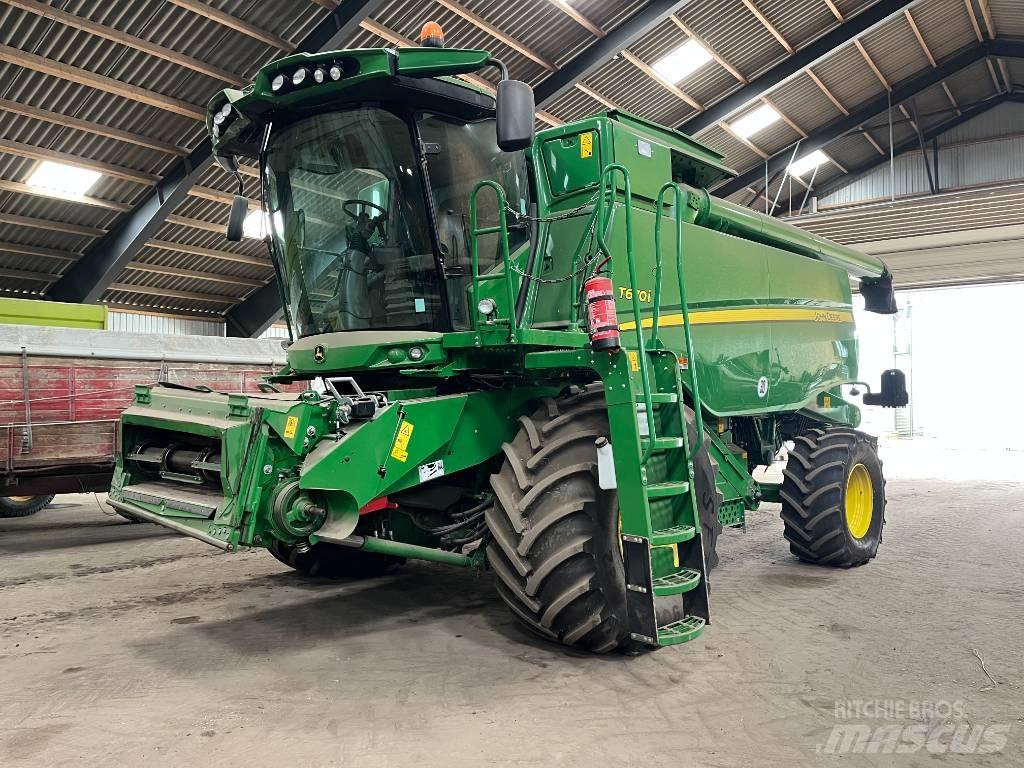 John Deere T670 联合收割机