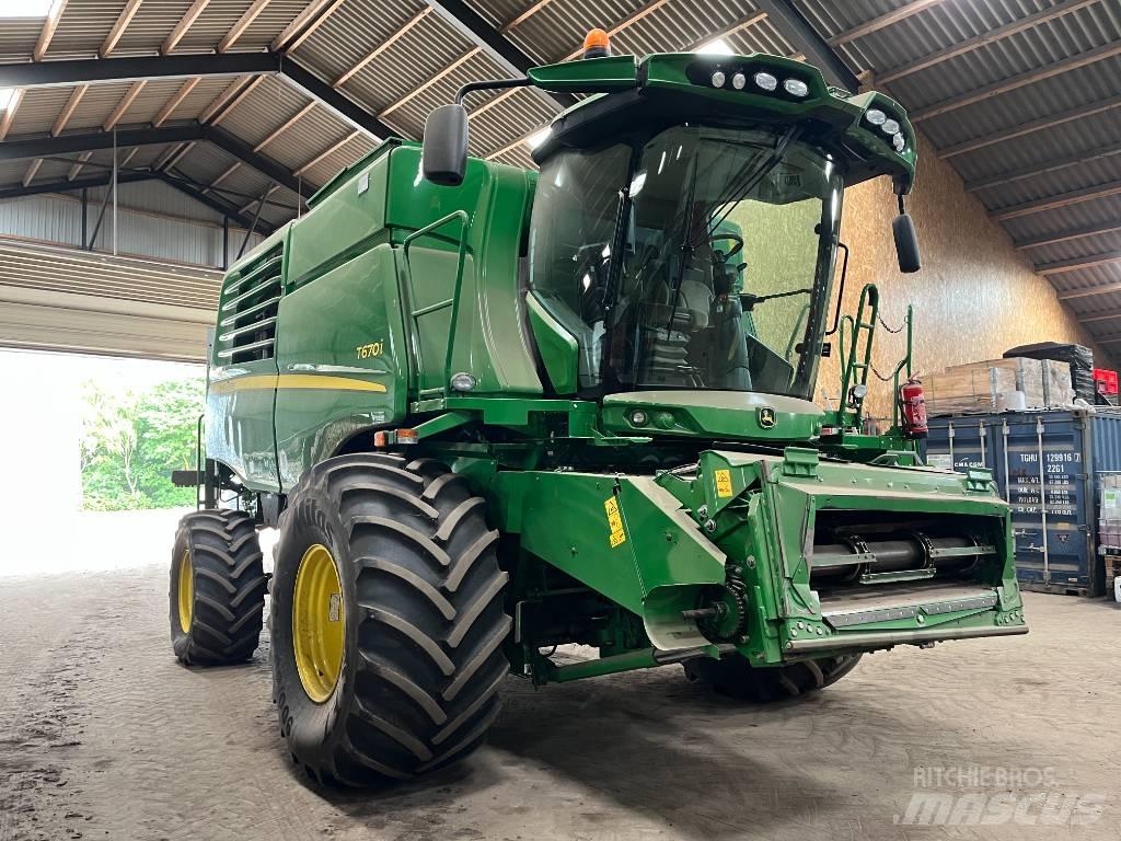 John Deere T670 联合收割机
