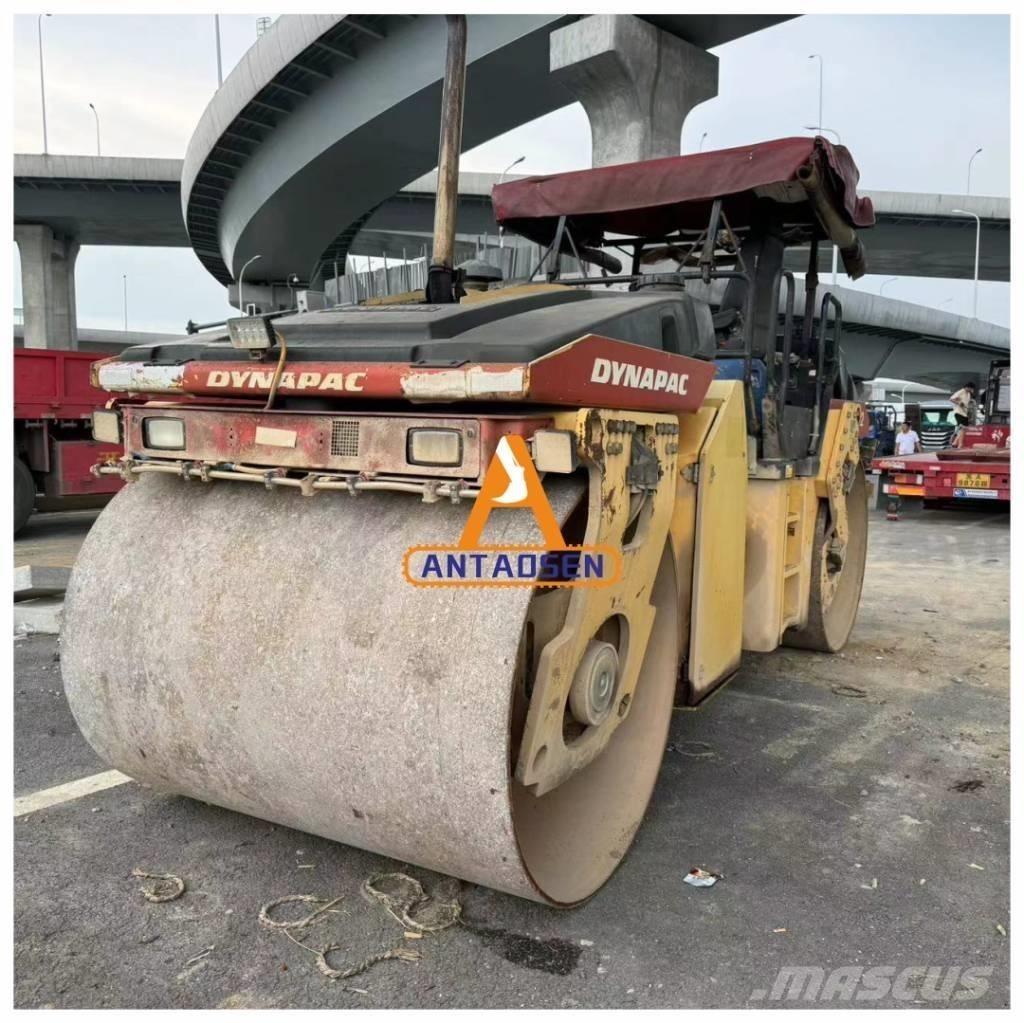 Dynapac CC422 双轮压路机