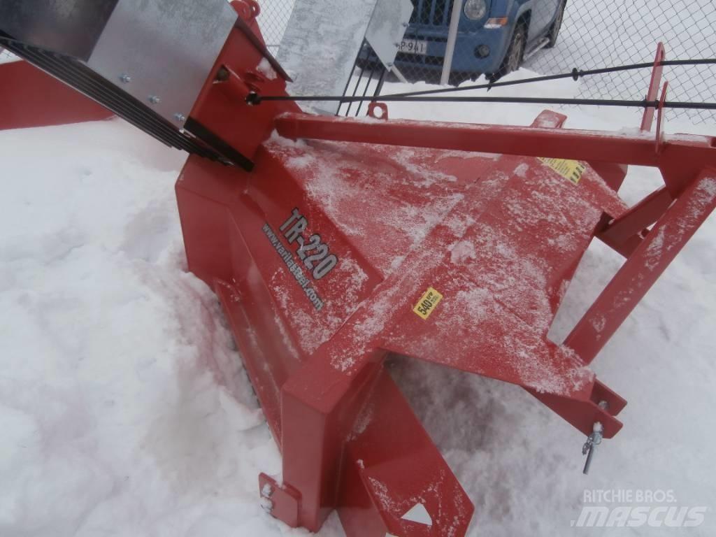 TR 220 扬雪机