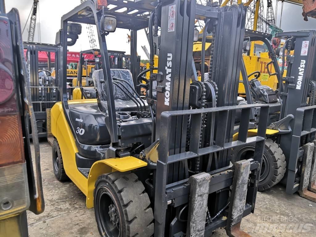 Komatsu 3 Ton 柴油叉车